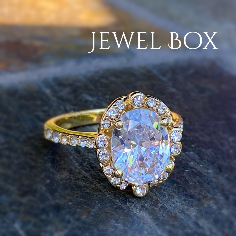 ⛔️ SOLD ⛔️ 14k yellow gold diamond ring halo oval bridal
